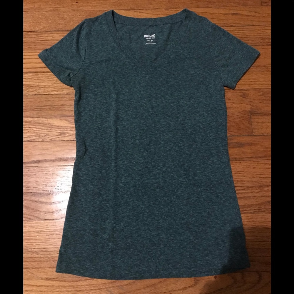 Mossimo women’s short sleeve v-neck, Size XS